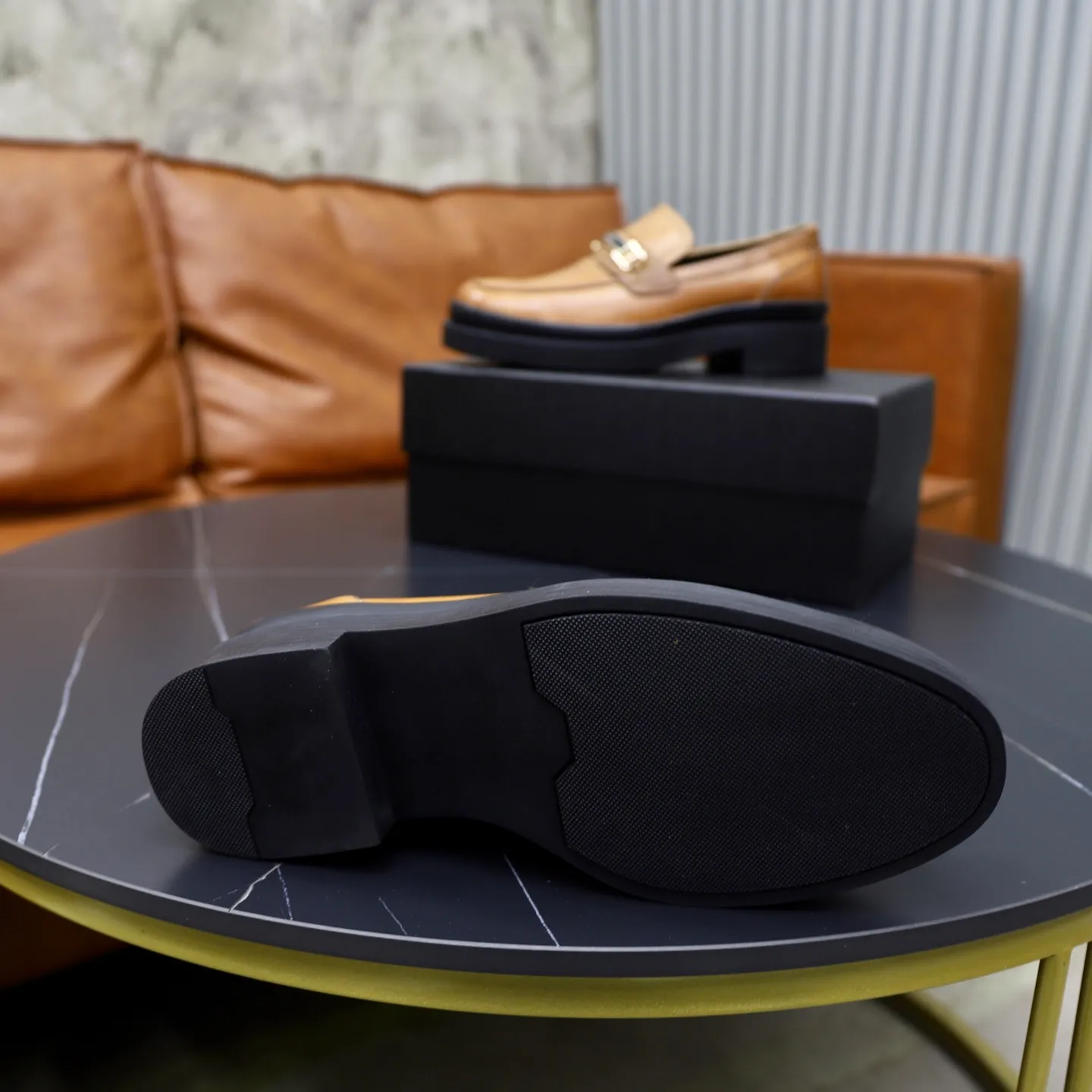 Men's shoes: 540💰🙅‍♂️🙅‍♂️🙅‍♂️ Brand: PRADA Standard code: Men's code 38-44 (45 can be customized) Grade: Same style as the official website Original order quality Material: Original cowhide surface Comfortable sheepskin lining Original outsole Style category: Men's fashionable casual leather shoes Distinguished big-name luxury elements Top luxury Color: actual picture color